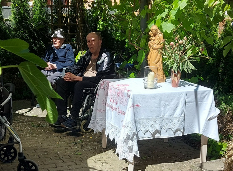 Rosenkranz Pavillon Neu